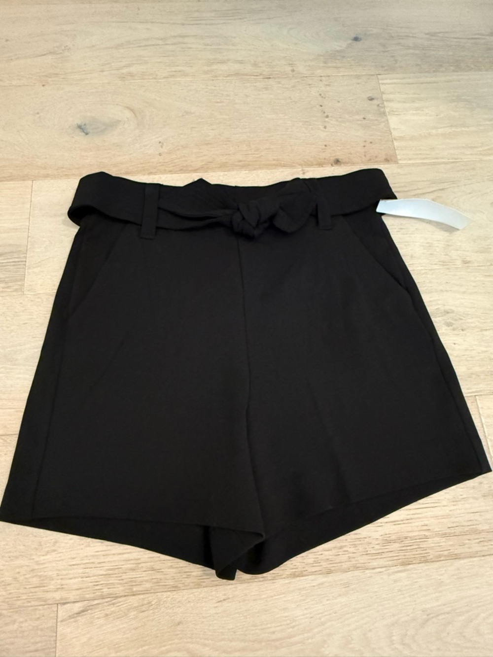 Nunu Yong High-Waist Black Paperbag Tie Women’s Shorts Size Medium